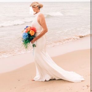 Vera Wang White Halter Wedding Dress